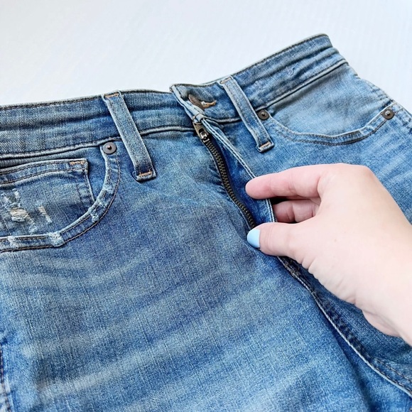 Madewell Curvy High-Rise Skinny Jeans: Drop Step-Hem Edition - Picture 8 of 10